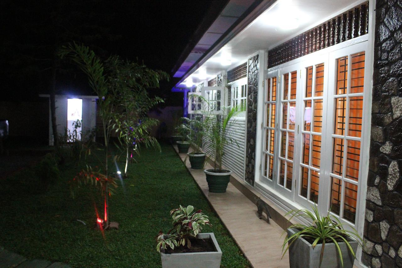 Nirmala Hotel And Restaurant Polonnaruva Kültér fotó