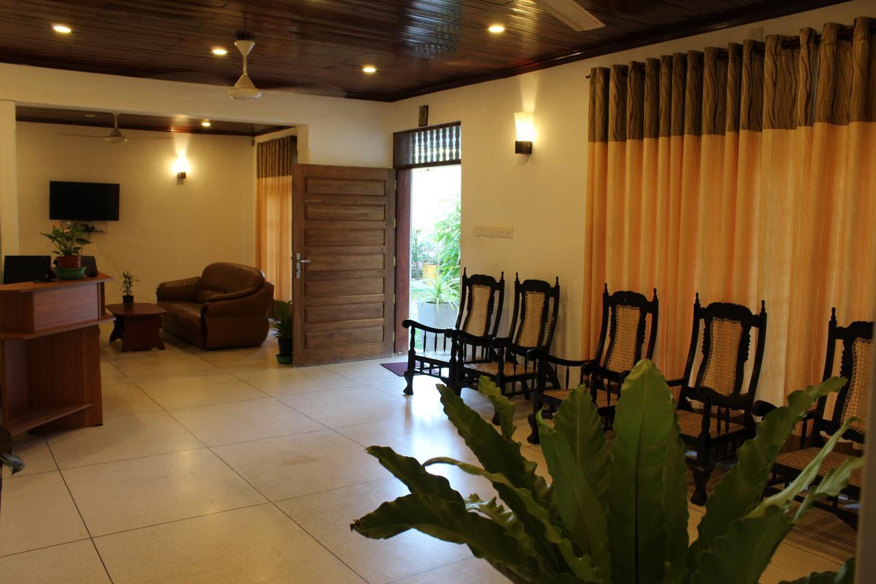 Nirmala Hotel And Restaurant Polonnaruva Kültér fotó